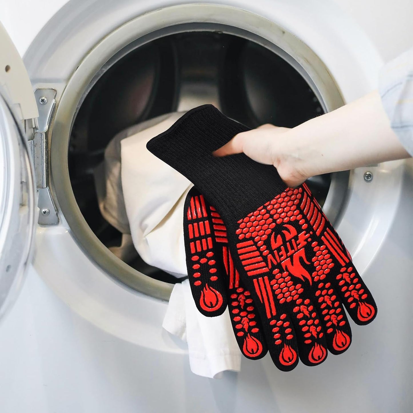 BBQ Gloves, Oven Gloves, 1472°F Extreme Heat Resistant Barbecue Gloves, Silicone Non-Slip Oven Mitts, Kitchen for Cooking, Grilling, and Baking (Red)