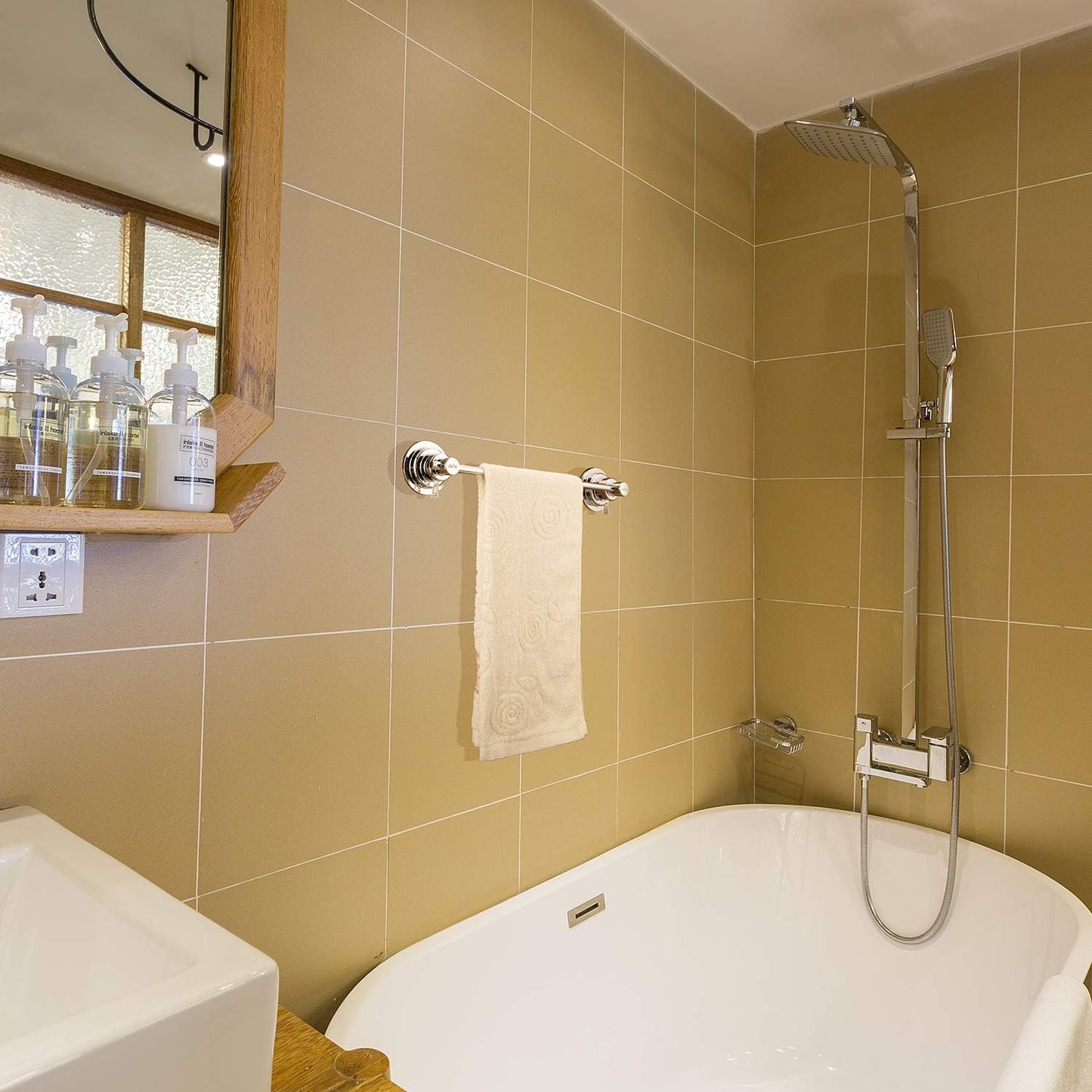 JiePai Suction Cup Towel Bar 16 Inch,Removable Vacuum Suction Towel Holder Suction Towel Rack for Bathroom Kitchen