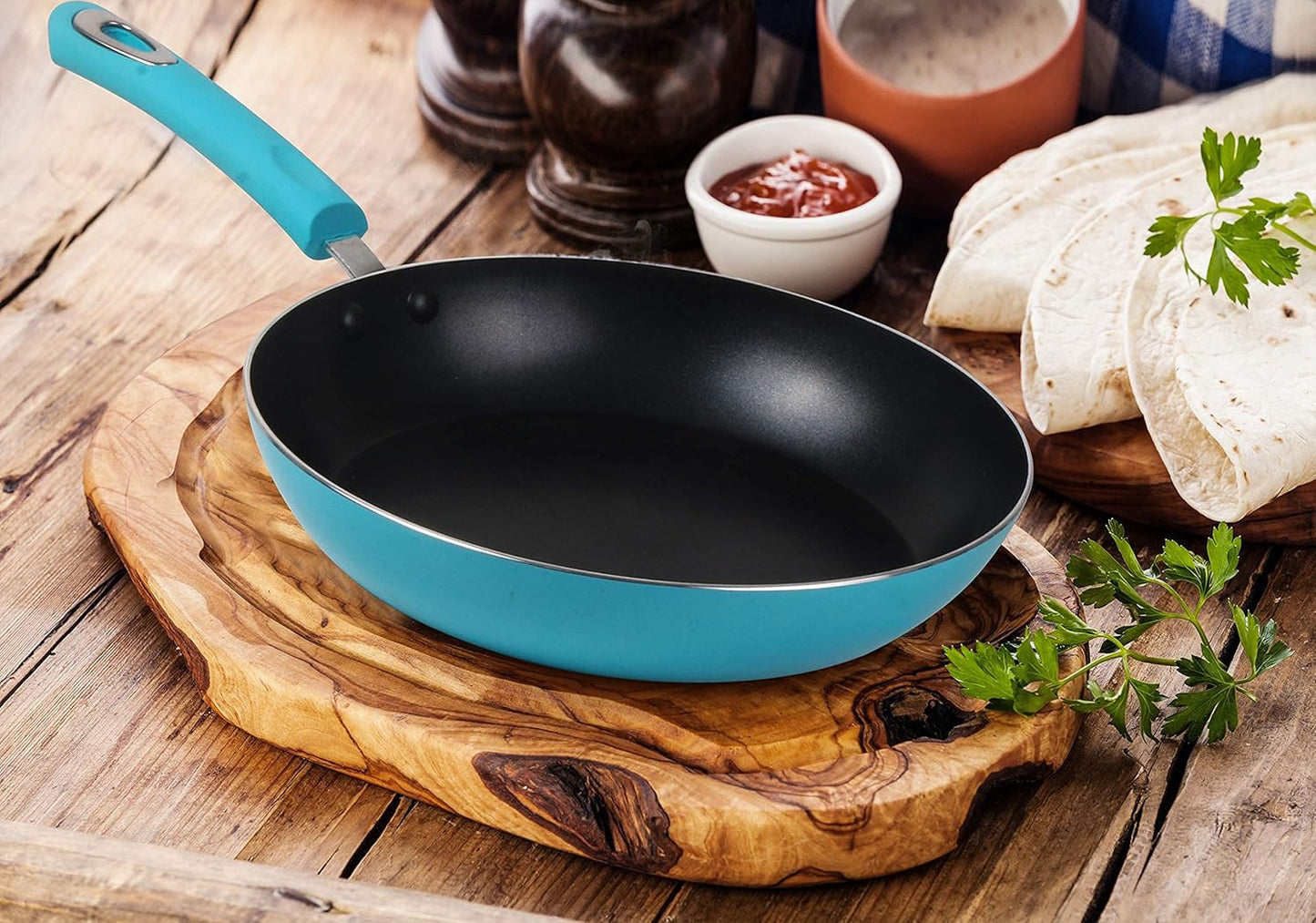 Utopia Kitchen Nonstick Cookware 3 Piece Set, Non-Stick Frying Pans with Induction Bottom, 8, 9.5 & 11 Inches Frying Pans with Bakelite Handles, PFOA Free, Turquoise & Black