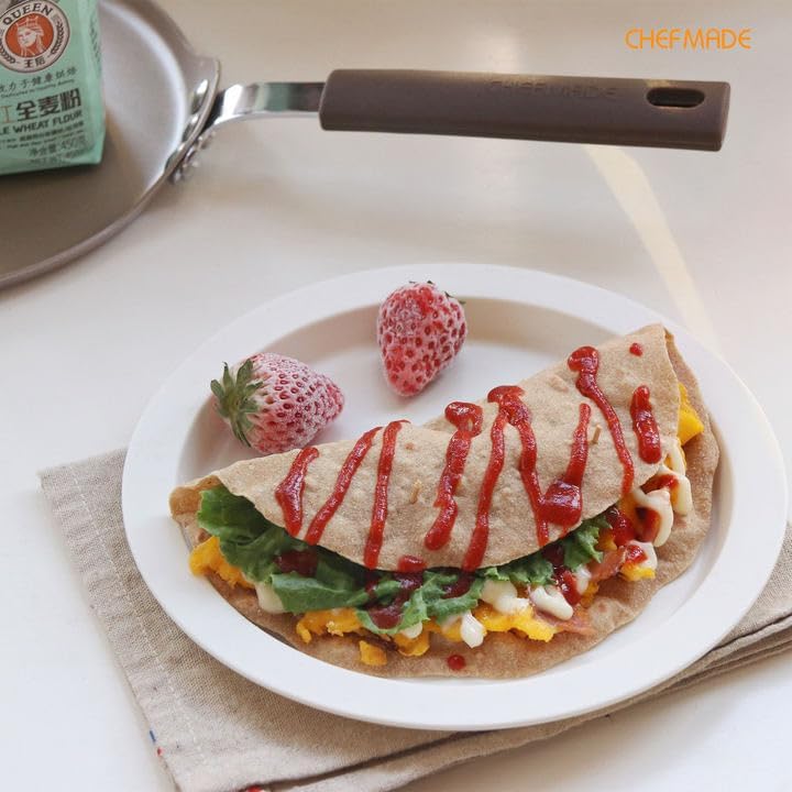 CHEFMADE Crepe Pan with Bamboo Spreader, 8-Inch Non-Stick Pancake Pan with Insulating Silicone Handle for Gas, Induction, Electric Cooker (Champagne Gold)