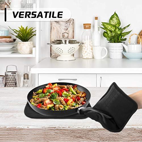 Silicone Kitchen Pot Holders with Pockets, 2 Pc Set Trivet, Steam and Heat Resistant Hand and Countertop Protection Hot Pads, Non-Slip Grip potholders, Terrycloth Interior Lining, Black