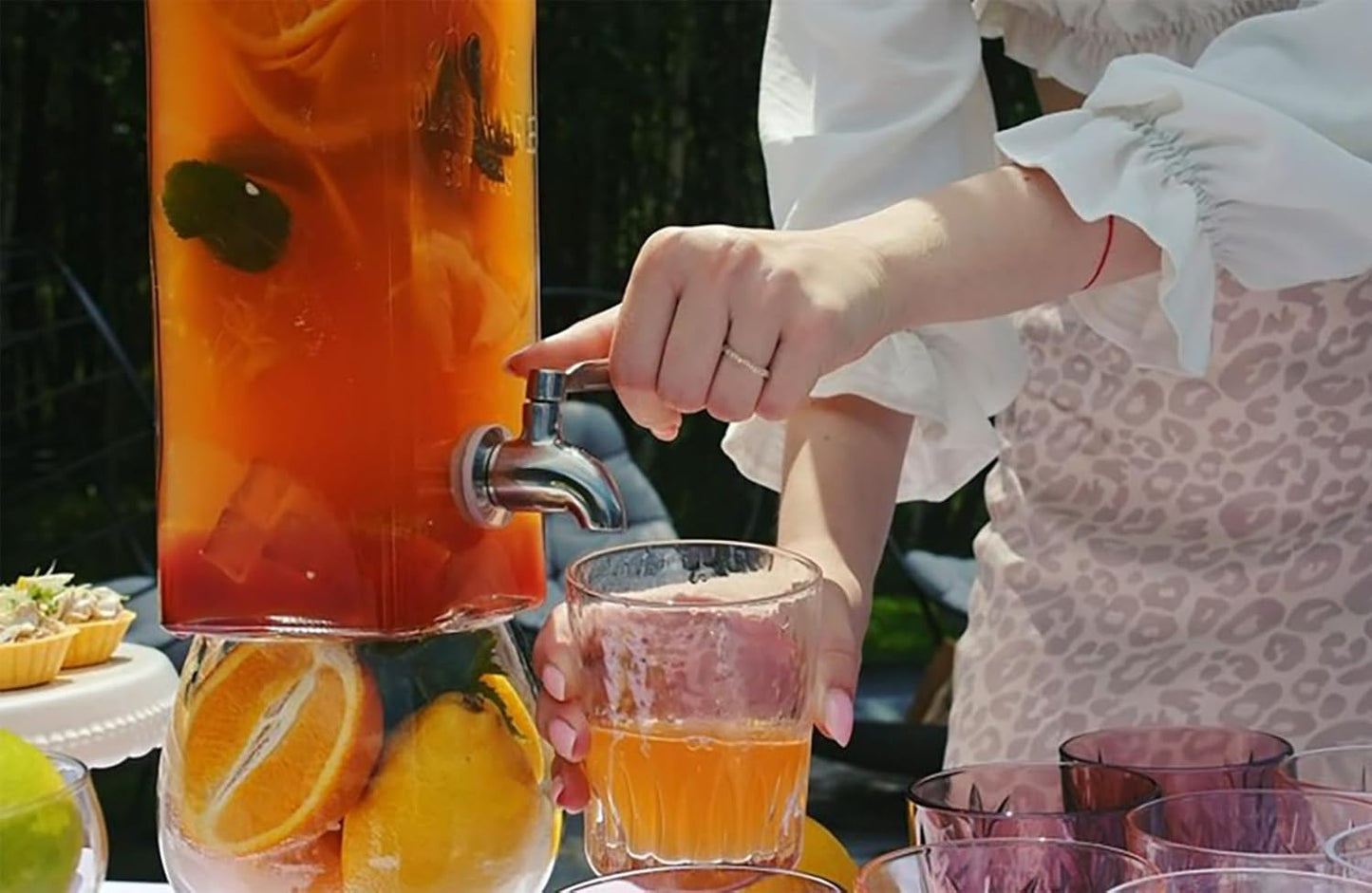 Kook Drink Dispenser, 80 oz, Water Dispenser Countertop, Glass Drink Dispenser, Beverage dispenser, with Leak-Proof Spigot, Clear Rectangular Jar, Storage for Party, Fridge, for Water, Iced Tea