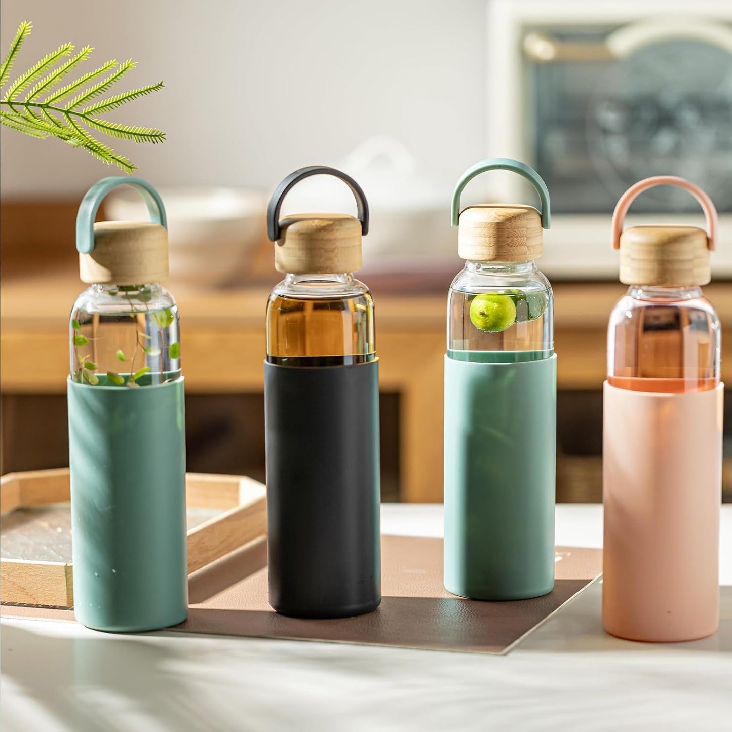 21oz Borosilicate Glass Water Bottles with Silicone Non-Slip Sleeve & Leak-Proof Lid-Reusable Drink Bottle for Office,Travel,Gym,Hiking-BPA Free,Ideal Gift for Home,Car &Fitness (Green)