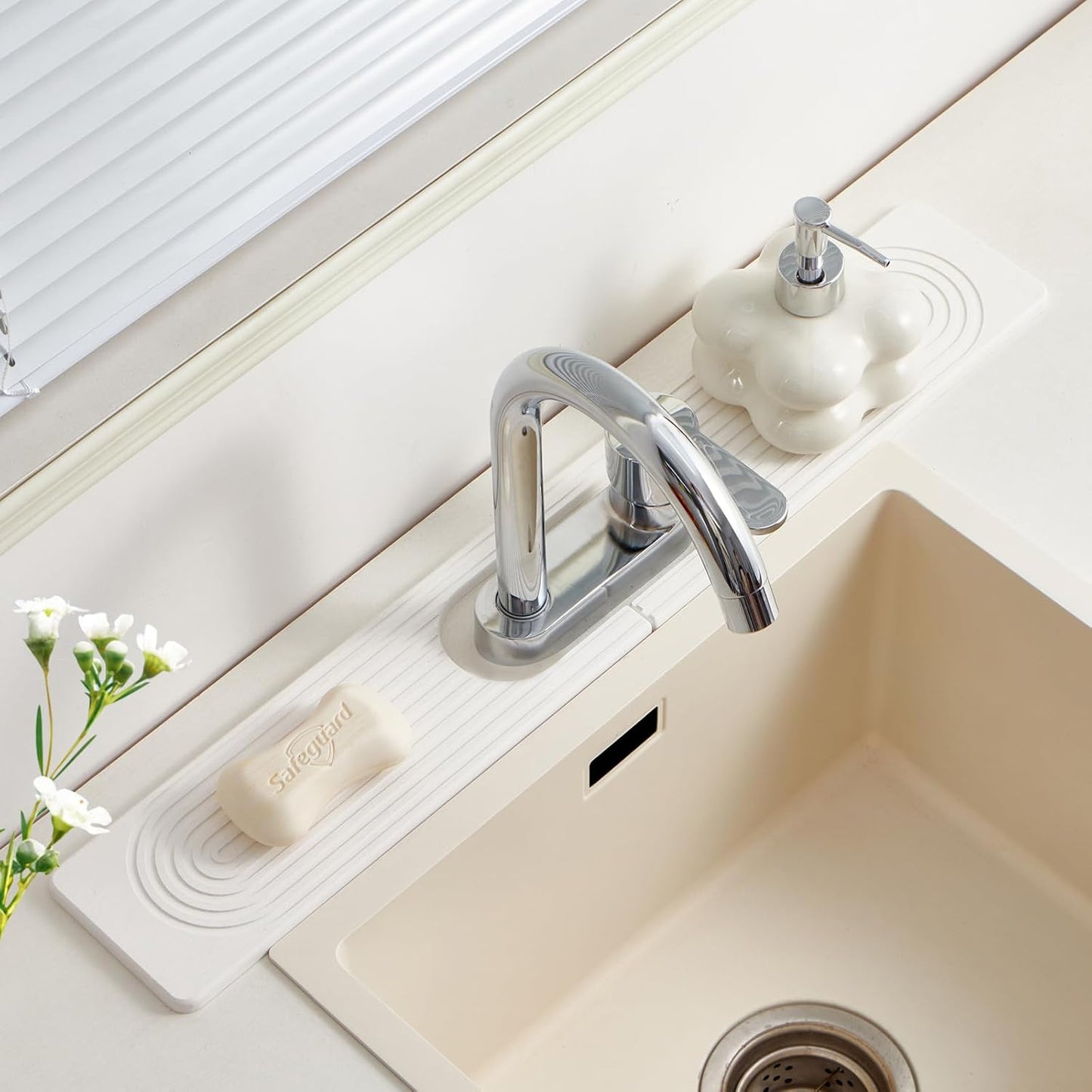 Stone Faucet Mat for Kitchen Sink with Oval Hole – 23.6" × 3.9" Diatomite Drying Stone Mat & Sink Protector, Quick-Dry Splash Guard Water-Absorbing Tray for Bathroom Counter（White.23.6" x 3.9"）