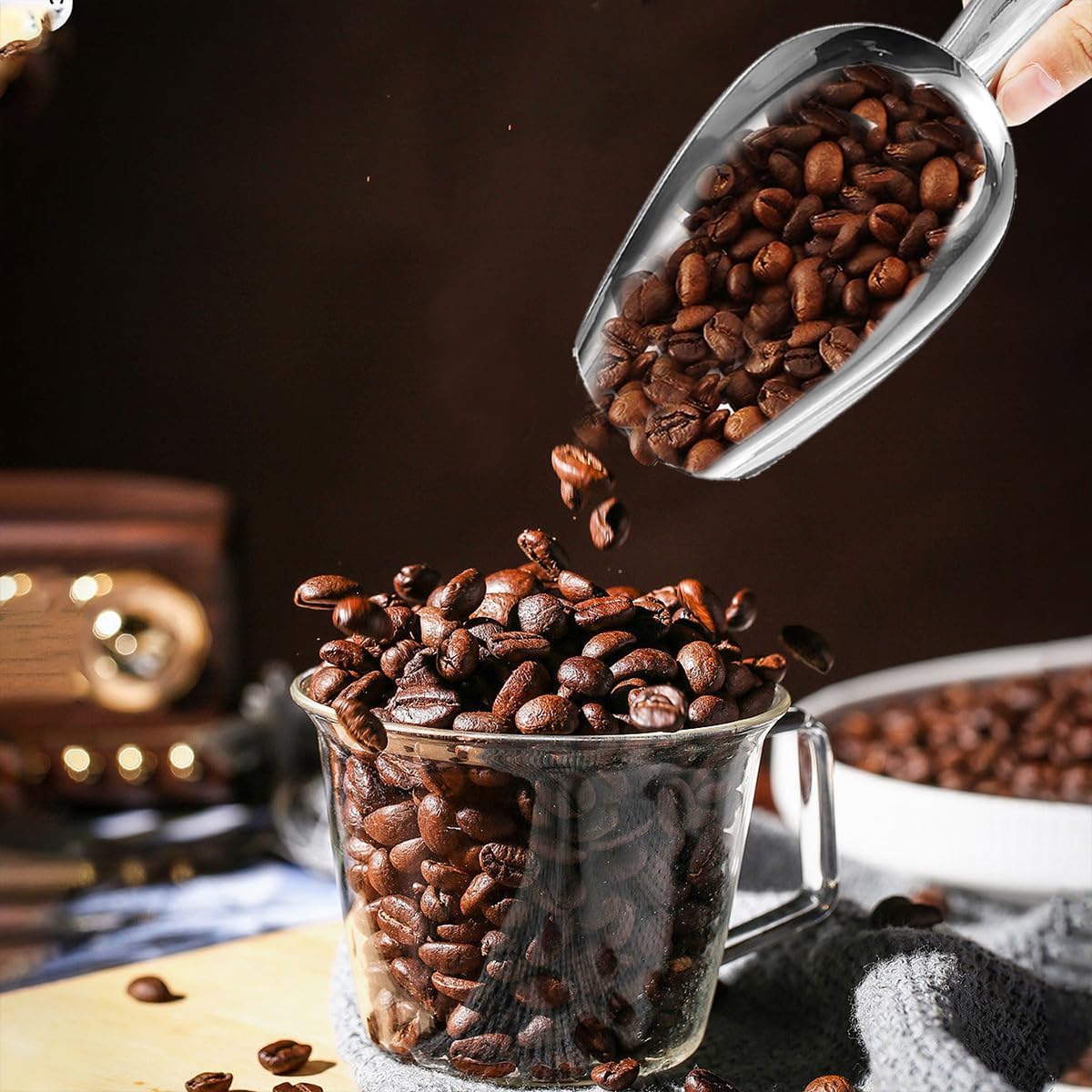 Metal Ice Scoop，Kitchen Ice Scooper for Ice Maker,Stainless Steel Small Ice Scooper for Freezer，Kitchen Gadgets Cookie Flour Pet Dog Food Scoop (Blue, 3oz)