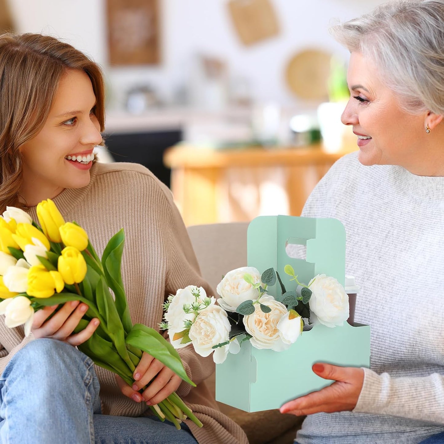 Kosiz 60 Pcs 2 Cups Drink Carrier with Handle 6.9 x 3.2 x 8.9 Inch Coffee Holder Paperboard Drink Caddy for Hot and Cold Beverage Takeout Cafe and Restaurant Xmas Wedding Food Delivery(Green)