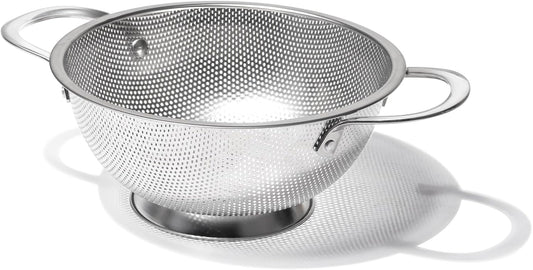 Premium Stainless Steel Colander for Kitchen, Food Strainer Basket with Handle and Solid Ring Base for Fruits Vegetables Rice and Pasta, Dishwasher Safe (3QT)