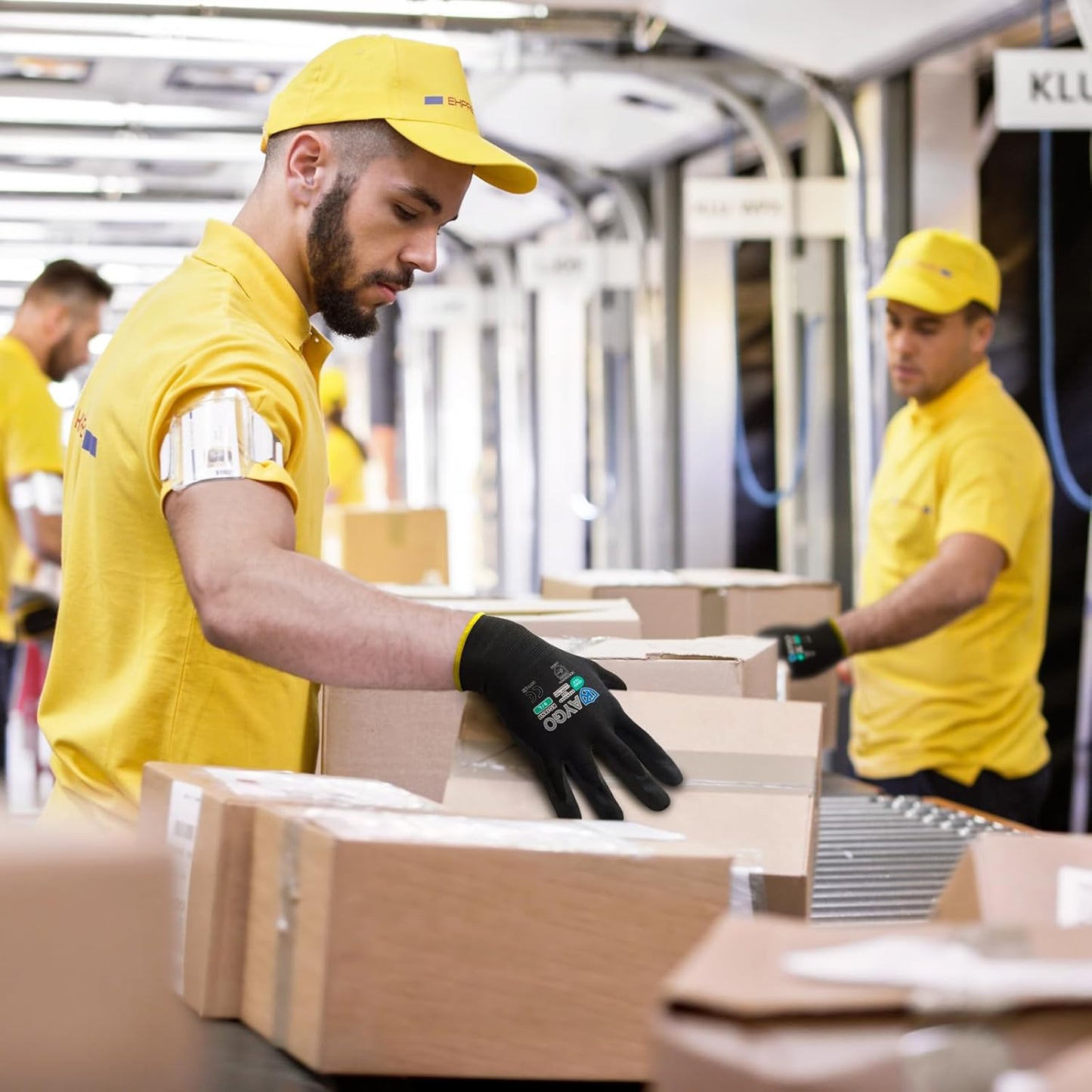 KAYGO Safety Work Gloves MicroFoam Nitrile Coated, 3 Pairs KG18NB,Seamless Knit Nylon Glove with full fingers Touchscreen, Ideal for Automotive,Warehouse,Construction (M, Black)