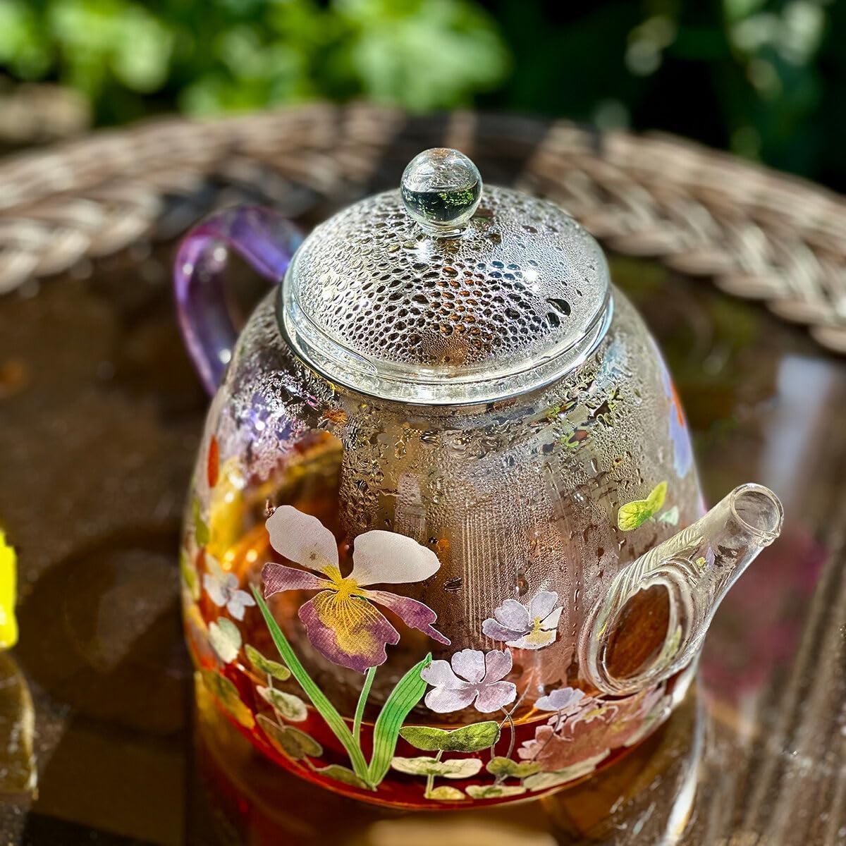 Heat-Resistant Glass Teapot with Infuser (Chamomile)
