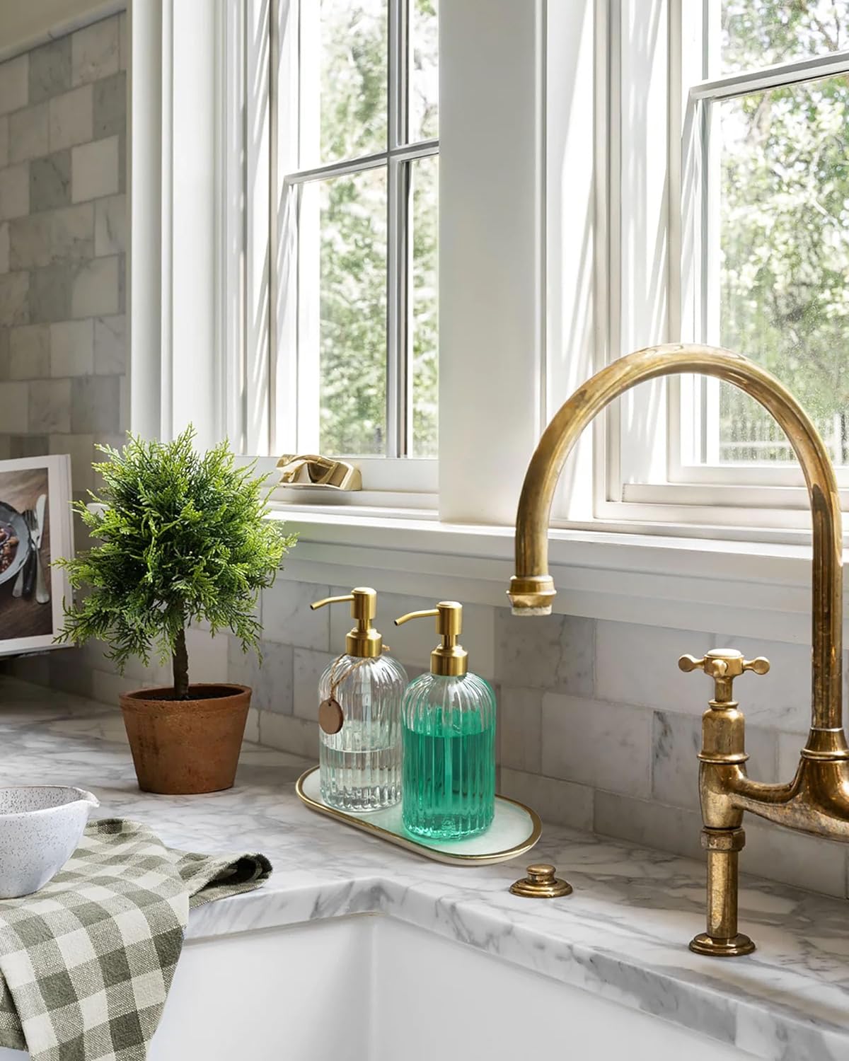 JASAI 2PACK 18Oz Fluted Glass Soap Dispenser with Golden Rust Proof Pump, Refillable Kitchen soap Dispenser with Vertical Stripe, Bathroom Soap Dispenser for Dispense Hand soap, Dish Soap, Lotion.