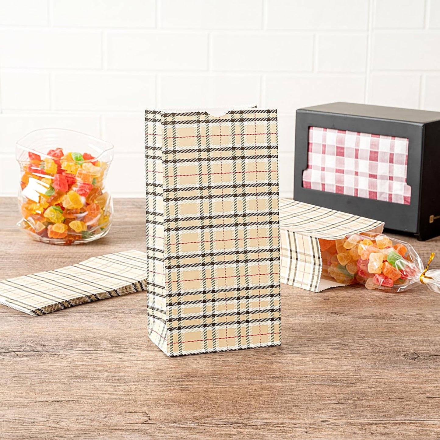 Restaurantware Bag Tek 2 LB Disposable Lunch Bags 100 Sturdy Take Out Bags - Flat Bottom Great For Restaurants Cafes And Bakeries Plaid Paper Popcorn Bags Versatile For Grocery And More