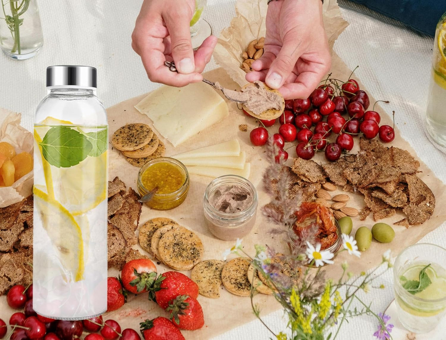 Clear Glass Bottles with Lids 6pcs Set 18oz,Reusable Glass Water Bottle with Stainless Steel Cap, 100% Leak Proof,Can be Used for Fruit Juice, Tea, Water, etc