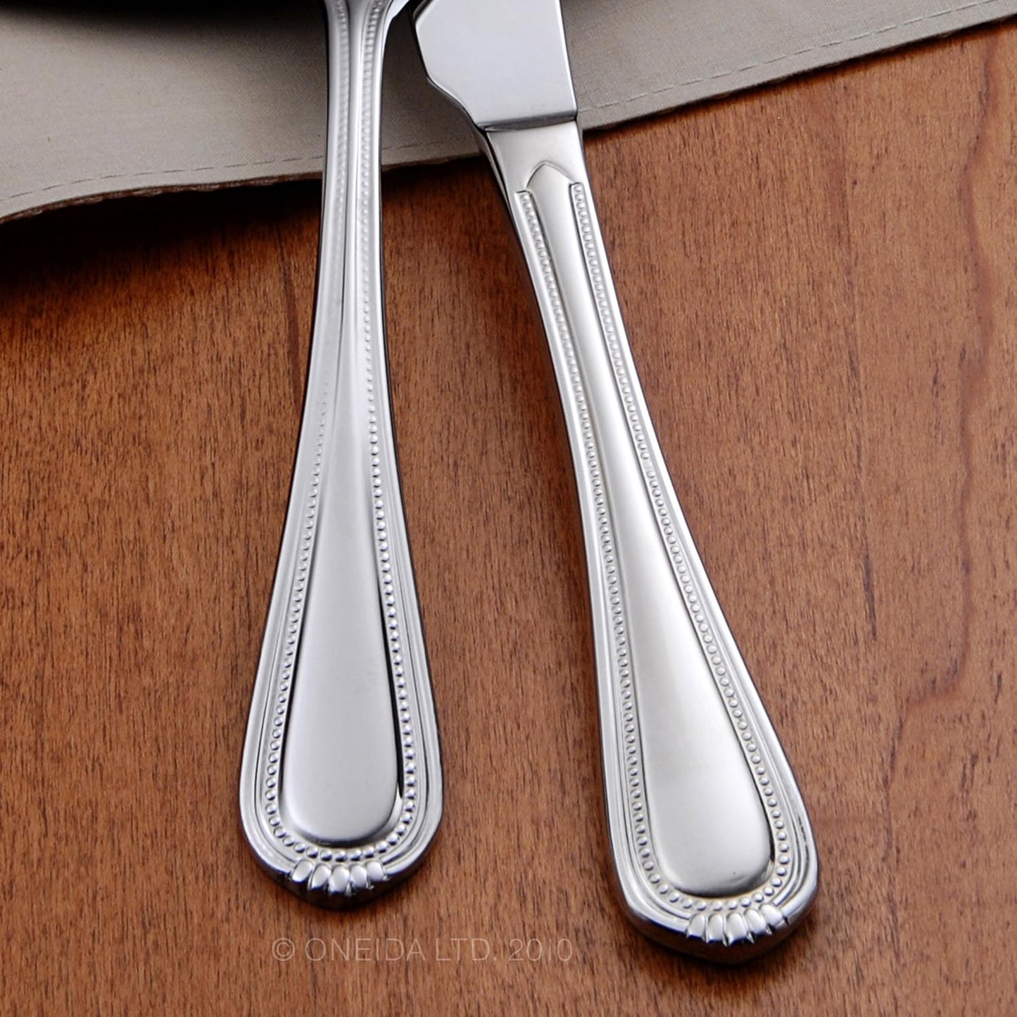 Oneida B014045AL20 Countess 45 Piece Everyday Flatware Set, Service For 8