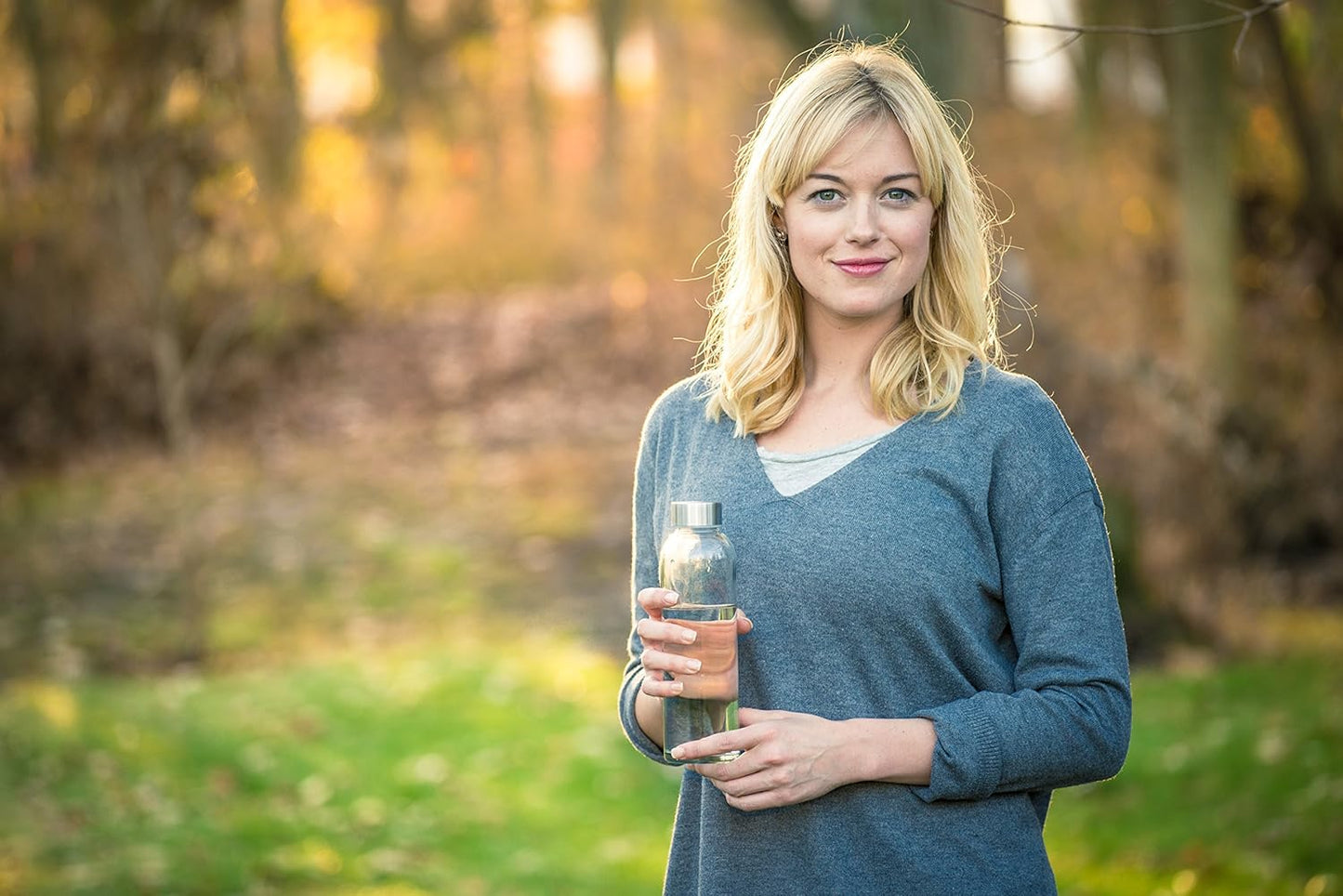 Epica Clear Glass Bottles with Lids, 18oz Resuable Glass Water Bottles for Juicing with Stainless Steel Cap to store Milk, Smoothie, etc., 100% Leak Proof, Durable and Dishwasher Safe (Set of 6)